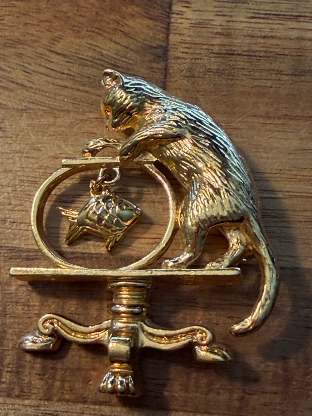 Avon Signed Gold Tone Figural Depiction Curious Cat Peering IntoFish Bowl Brooch